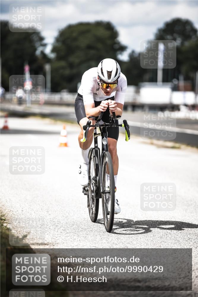 16.08.2026 - KN Förde Triathlon 2026 H.Heesch http://msf.ph/oto/9990429 16.08.2026 13:26:09 Radfahren  meine-sportfotos.de