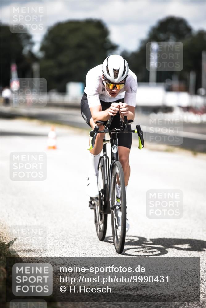 16.08.2026 - KN Förde Triathlon 2026 H.Heesch http://msf.ph/oto/9990431 16.08.2026 13:26:09 Radfahren  meine-sportfotos.de