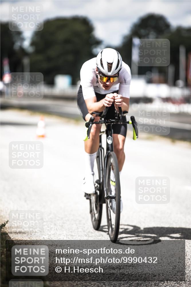 16.08.2026 - KN Förde Triathlon 2026 H.Heesch http://msf.ph/oto/9990432 16.08.2026 13:26:09 Radfahren  meine-sportfotos.de