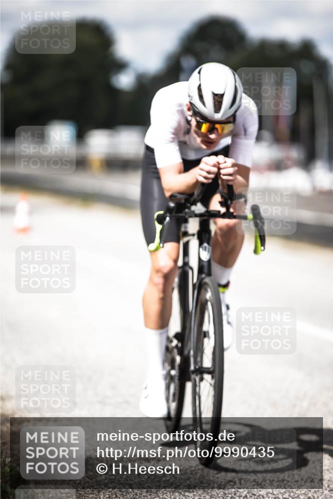 16.08.2026 - KN Förde Triathlon 2026 H.Heesch http://msf.ph/oto/9990435 16.08.2026 13:26:09 Radfahren  meine-sportfotos.de