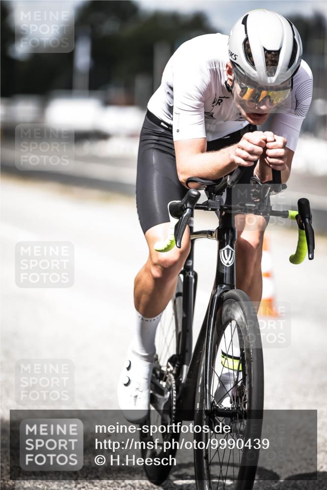 16.08.2026 - KN Förde Triathlon 2026 H.Heesch http://msf.ph/oto/9990439 16.08.2026 13:26:10 Radfahren  meine-sportfotos.de