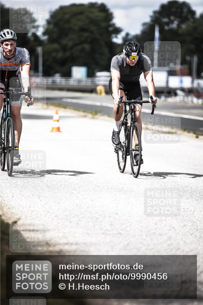 16.08.2026 - KN Förde Triathlon 2026 H.Heesch http://msf.ph/oto/9990456 16.08.2026 13:26:17 Radfahren 604 meine-sportfotos.de
