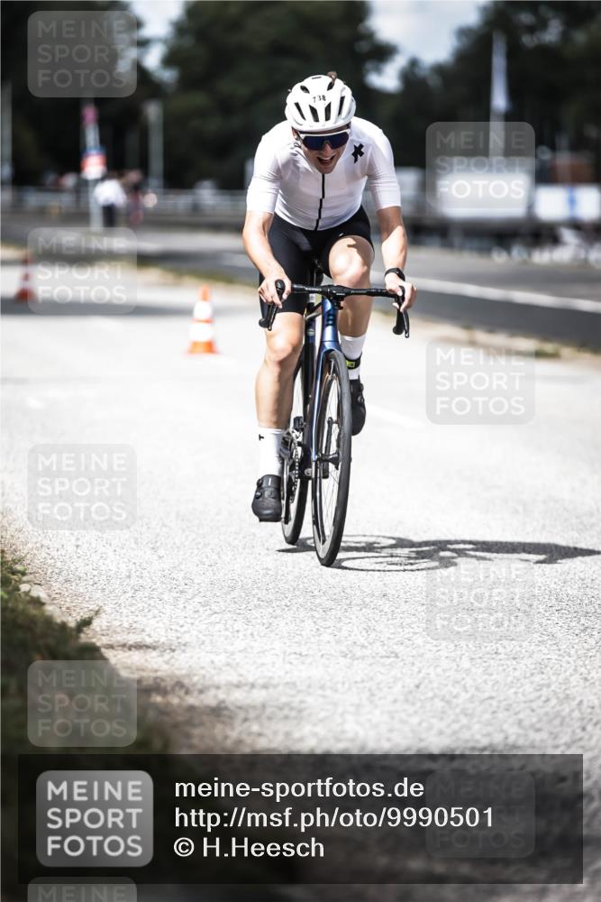 16.08.2026 - KN Förde Triathlon 2026 H.Heesch http://msf.ph/oto/9990501 16.08.2026 13:26:26 Radfahren 580 meine-sportfotos.de