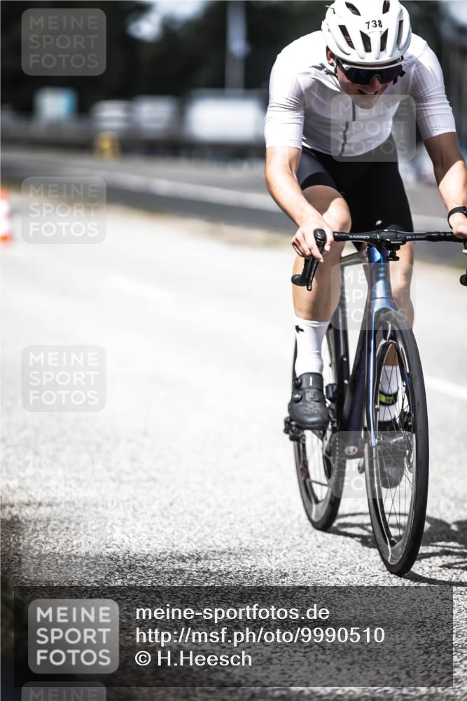 16.08.2026 - KN Förde Triathlon 2026 H.Heesch http://msf.ph/oto/9990510 16.08.2026 13:26:27 Radfahren 580, 725 meine-sportfotos.de