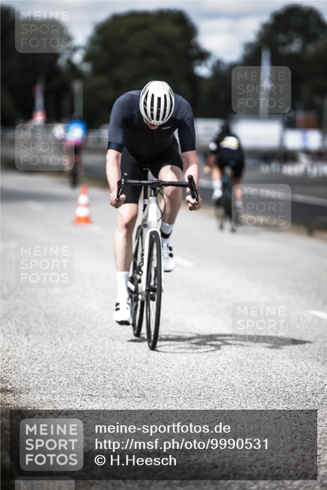 16.08.2026 - KN Förde Triathlon 2026 H.Heesch http://msf.ph/oto/9990531 16.08.2026 13:26:39 Radfahren 566, 715, 742 meine-sportfotos.de