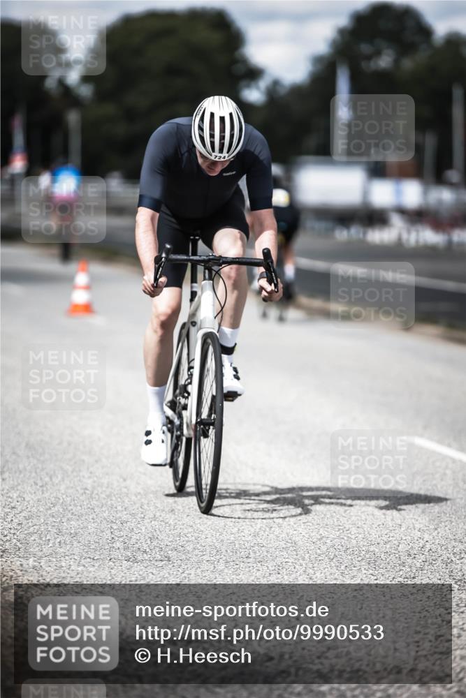 16.08.2026 - KN Förde Triathlon 2026 H.Heesch http://msf.ph/oto/9990533 16.08.2026 13:26:39 Radfahren 566, 715, 742 meine-sportfotos.de