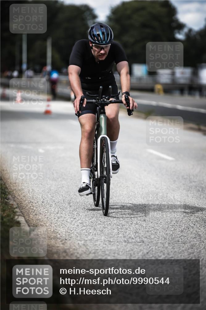 16.08.2026 - KN Förde Triathlon 2026 H.Heesch http://msf.ph/oto/9990544 16.08.2026 13:26:42 Radfahren 566, 715 meine-sportfotos.de