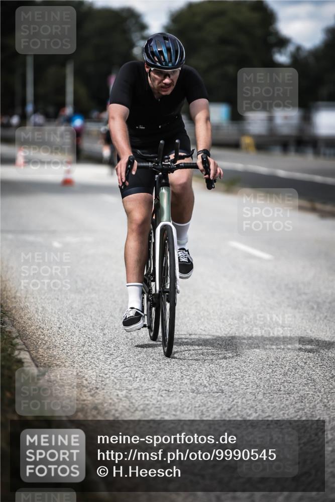 16.08.2026 - KN Förde Triathlon 2026 H.Heesch http://msf.ph/oto/9990545 16.08.2026 13:26:42 Radfahren 566, 715 meine-sportfotos.de