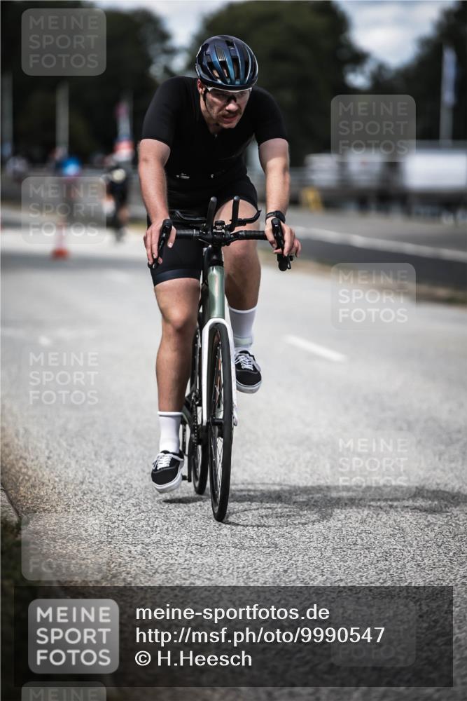 16.08.2026 - KN Förde Triathlon 2026 H.Heesch http://msf.ph/oto/9990547 16.08.2026 13:26:42 Radfahren 566, 715 meine-sportfotos.de