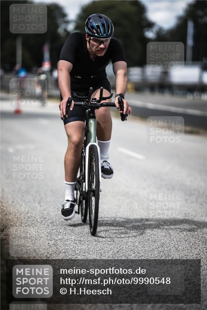 16.08.2026 - KN Förde Triathlon 2026 H.Heesch http://msf.ph/oto/9990548 16.08.2026 13:26:42 Radfahren 566, 715 meine-sportfotos.de