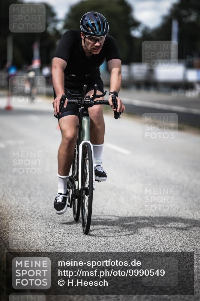 16.08.2026 - KN Förde Triathlon 2026 H.Heesch http://msf.ph/oto/9990549 16.08.2026 13:26:42 Radfahren 566, 715 meine-sportfotos.de