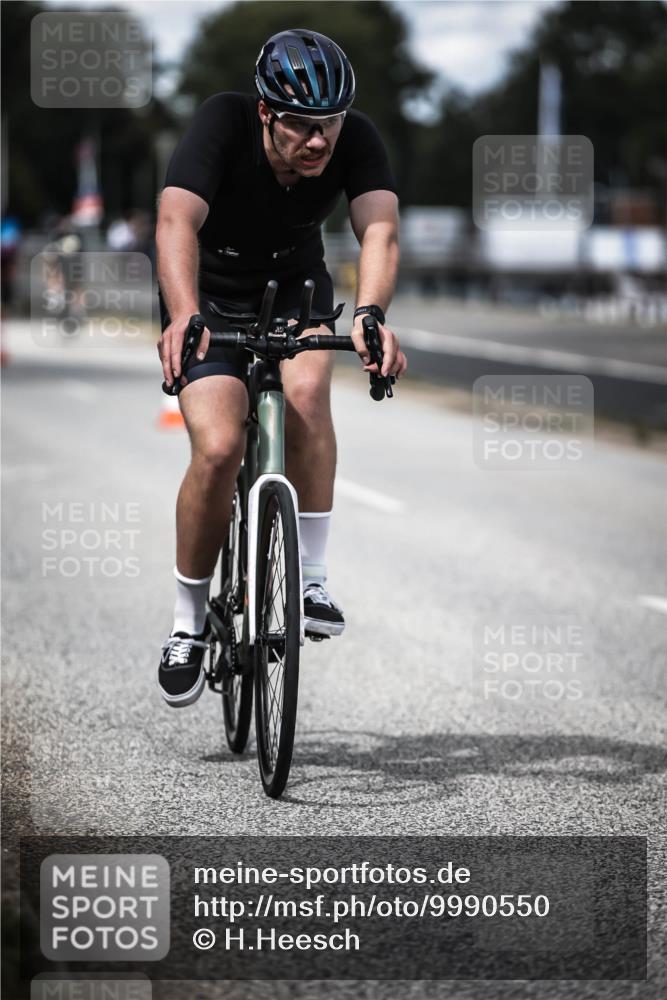 16.08.2026 - KN Förde Triathlon 2026 H.Heesch http://msf.ph/oto/9990550 16.08.2026 13:26:42 Radfahren 566, 715 meine-sportfotos.de