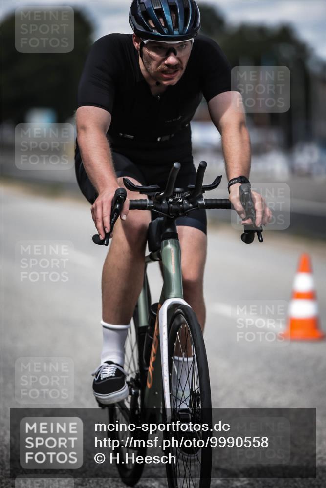 16.08.2026 - KN Förde Triathlon 2026 H.Heesch http://msf.ph/oto/9990558 16.08.2026 13:26:43 Radfahren 566 meine-sportfotos.de
