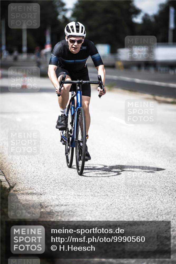 16.08.2026 - KN Förde Triathlon 2026 H.Heesch http://msf.ph/oto/9990560 16.08.2026 13:26:48 Radfahren  meine-sportfotos.de