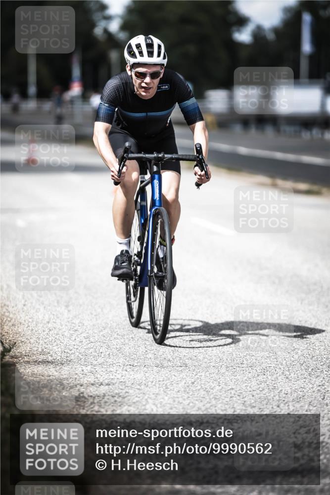 16.08.2026 - KN Förde Triathlon 2026 H.Heesch http://msf.ph/oto/9990562 16.08.2026 13:26:48 Radfahren  meine-sportfotos.de