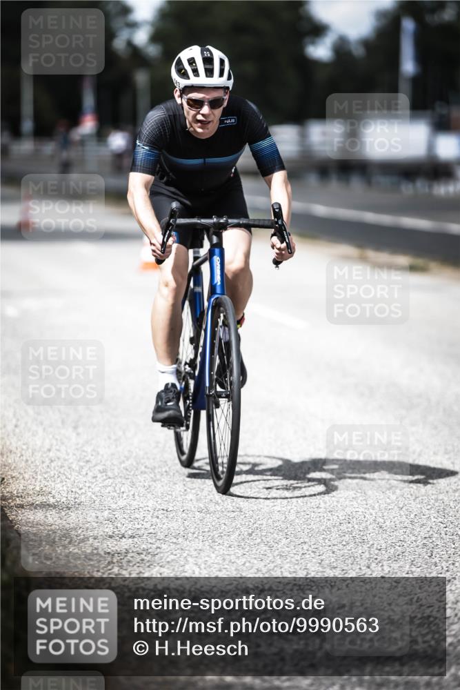 16.08.2026 - KN Förde Triathlon 2026 H.Heesch http://msf.ph/oto/9990563 16.08.2026 13:26:48 Radfahren  meine-sportfotos.de
