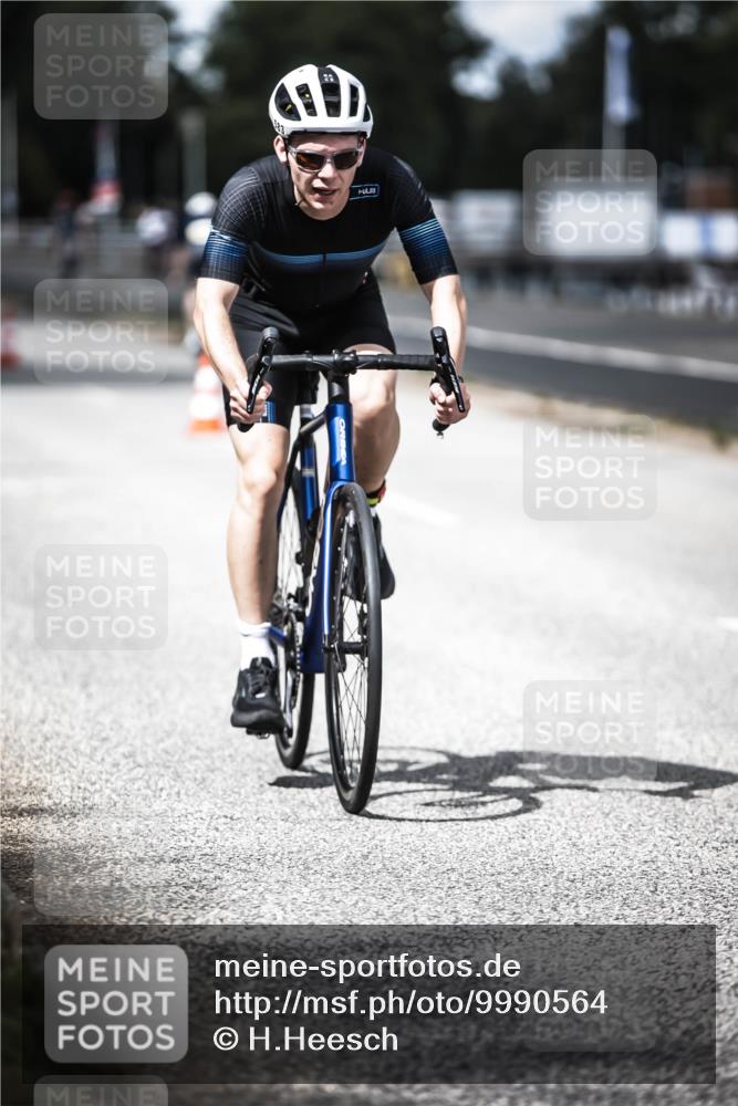 16.08.2026 - KN Förde Triathlon 2026 H.Heesch http://msf.ph/oto/9990564 16.08.2026 13:26:48 Radfahren  meine-sportfotos.de