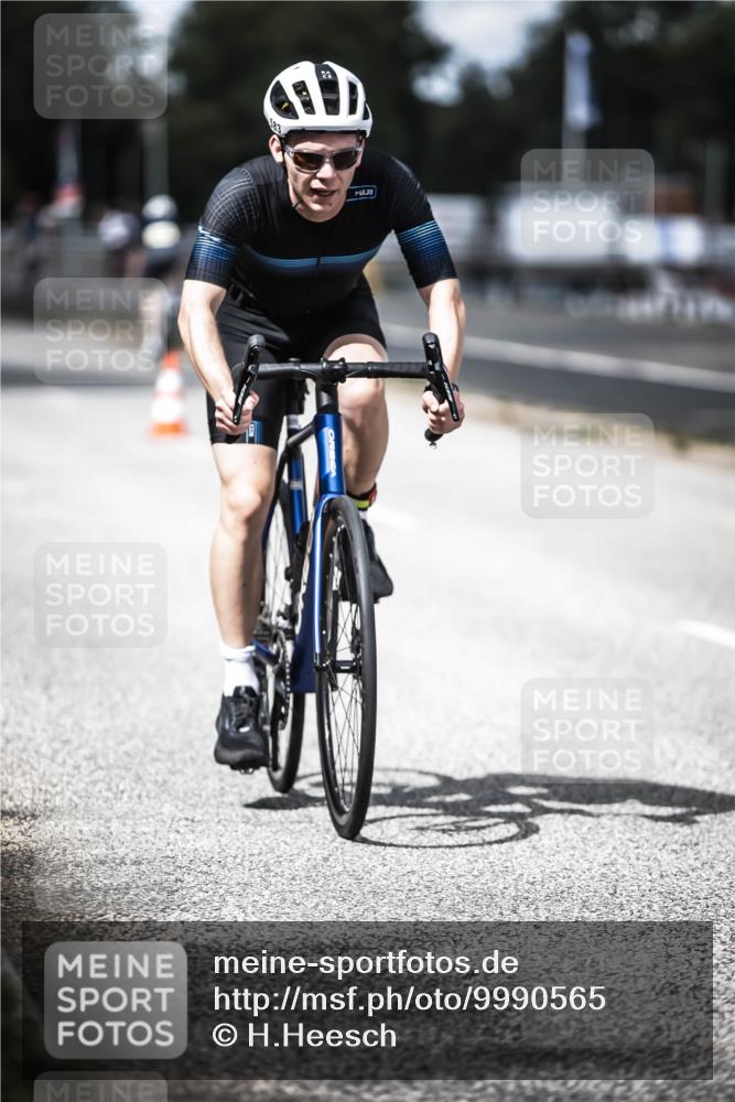 16.08.2026 - KN Förde Triathlon 2026 H.Heesch http://msf.ph/oto/9990565 16.08.2026 13:26:48 Radfahren  meine-sportfotos.de