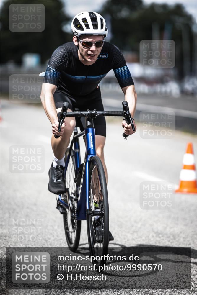 16.08.2026 - KN Förde Triathlon 2026 H.Heesch http://msf.ph/oto/9990570 16.08.2026 13:26:49 Radfahren 735 meine-sportfotos.de