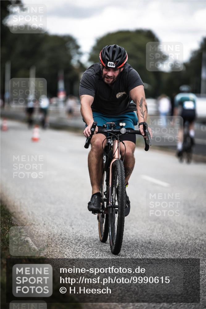16.08.2026 - KN Förde Triathlon 2026 H.Heesch http://msf.ph/oto/9990615 16.08.2026 13:27:29 Radfahren 579, 606 meine-sportfotos.de