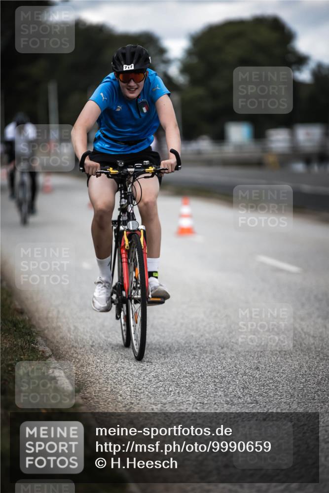 16.08.2026 - KN Förde Triathlon 2026 H.Heesch http://msf.ph/oto/9990659 16.08.2026 13:28:25 Radfahren 609, 709, 717, 734 meine-sportfotos.de