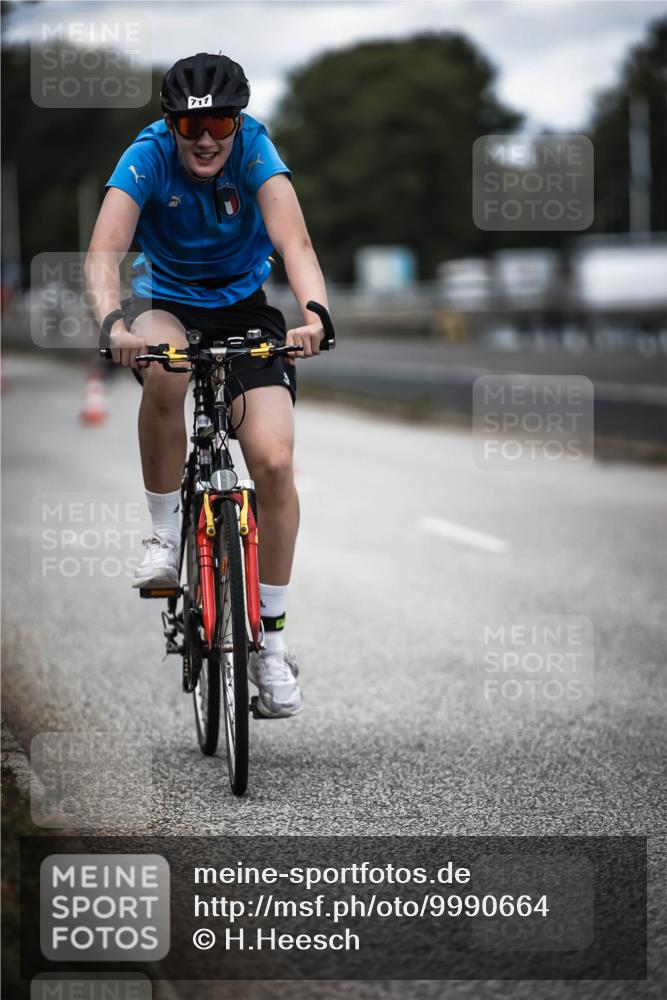 16.08.2026 - KN Förde Triathlon 2026 H.Heesch http://msf.ph/oto/9990664 16.08.2026 13:28:25 Radfahren 609, 709, 717, 734 meine-sportfotos.de