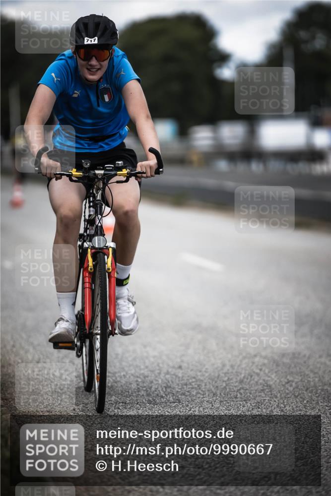 16.08.2026 - KN Förde Triathlon 2026 H.Heesch http://msf.ph/oto/9990667 16.08.2026 13:28:25 Radfahren 609, 709, 717, 734 meine-sportfotos.de