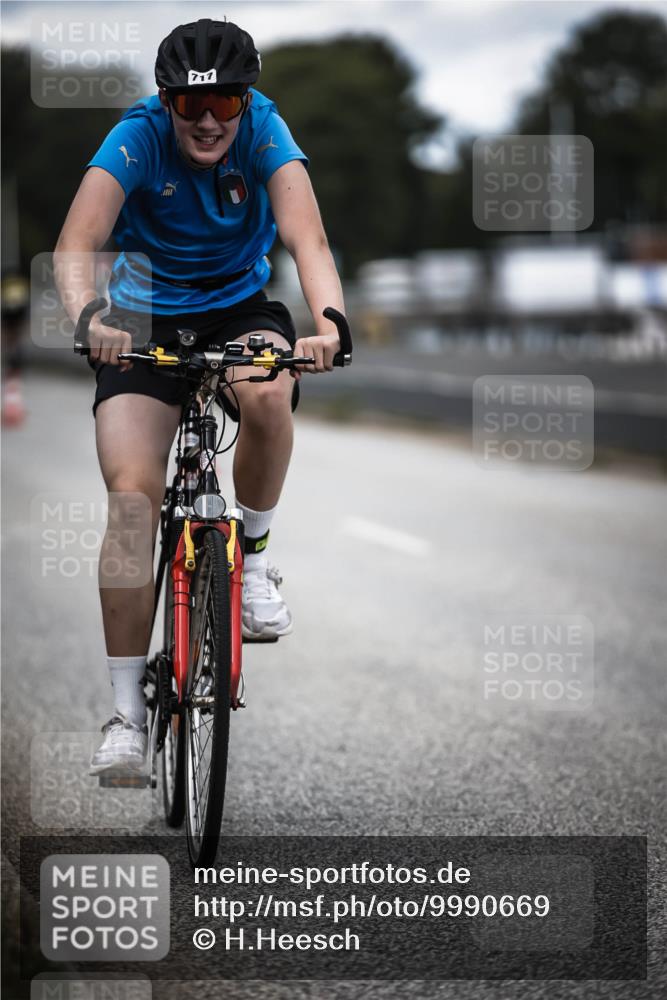 16.08.2026 - KN Förde Triathlon 2026 H.Heesch http://msf.ph/oto/9990669 16.08.2026 13:28:25 Radfahren 609, 709, 717, 734 meine-sportfotos.de