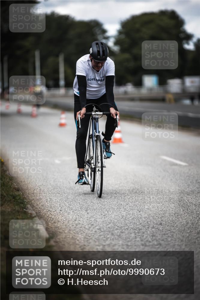16.08.2026 - KN Förde Triathlon 2026 H.Heesch http://msf.ph/oto/9990673 16.08.2026 13:28:28 Radfahren 609, 709, 717, 734 meine-sportfotos.de