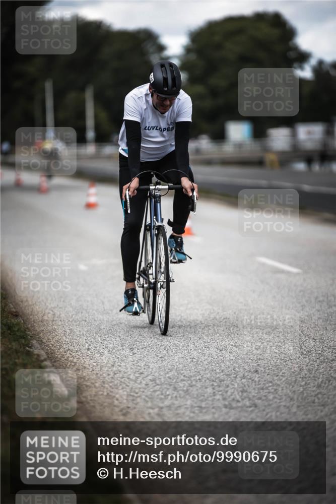 16.08.2026 - KN Förde Triathlon 2026 H.Heesch http://msf.ph/oto/9990675 16.08.2026 13:28:28 Radfahren 609, 709, 717, 734 meine-sportfotos.de