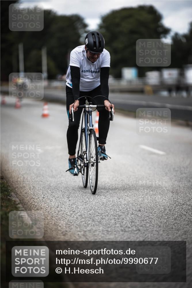 16.08.2026 - KN Förde Triathlon 2026 H.Heesch http://msf.ph/oto/9990677 16.08.2026 13:28:28 Radfahren 609, 709, 717, 734 meine-sportfotos.de