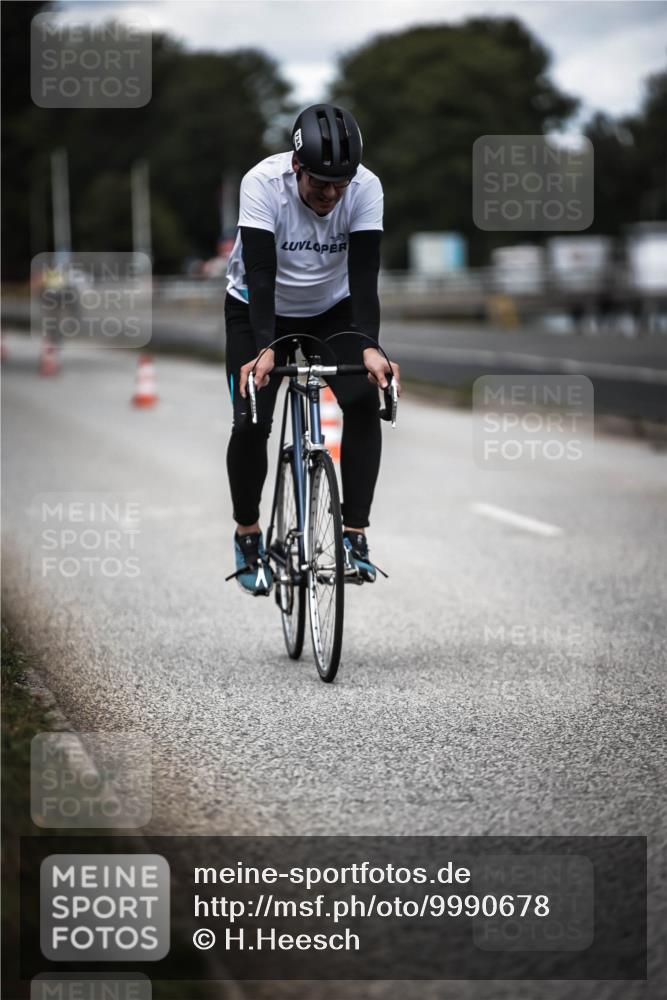 16.08.2026 - KN Förde Triathlon 2026 H.Heesch http://msf.ph/oto/9990678 16.08.2026 13:28:28 Radfahren 609, 709, 717, 734 meine-sportfotos.de