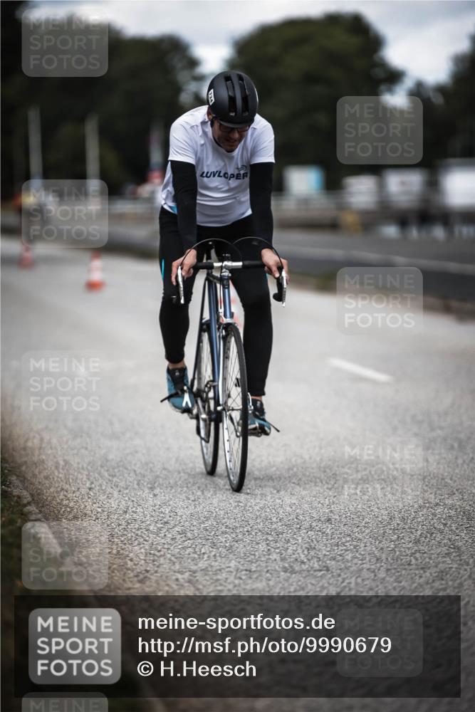 16.08.2026 - KN Förde Triathlon 2026 H.Heesch http://msf.ph/oto/9990679 16.08.2026 13:28:29 Radfahren 609, 709, 717, 734 meine-sportfotos.de