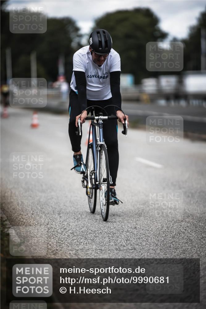16.08.2026 - KN Förde Triathlon 2026 H.Heesch http://msf.ph/oto/9990681 16.08.2026 13:28:29 Radfahren 609, 709, 717, 734 meine-sportfotos.de
