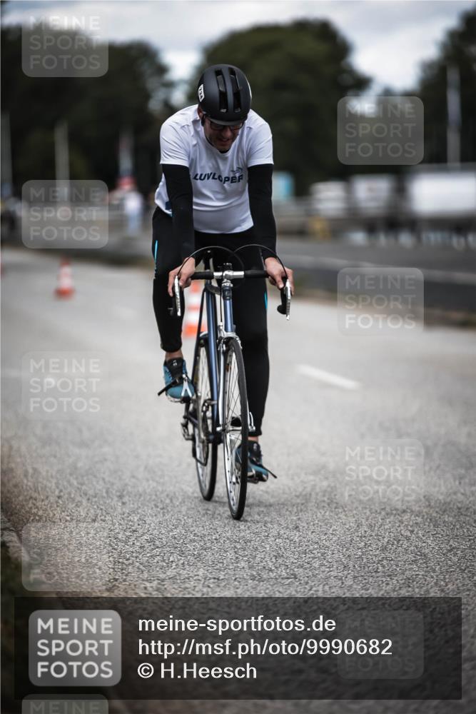 16.08.2026 - KN Förde Triathlon 2026 H.Heesch http://msf.ph/oto/9990682 16.08.2026 13:28:29 Radfahren 609, 709, 717, 734 meine-sportfotos.de