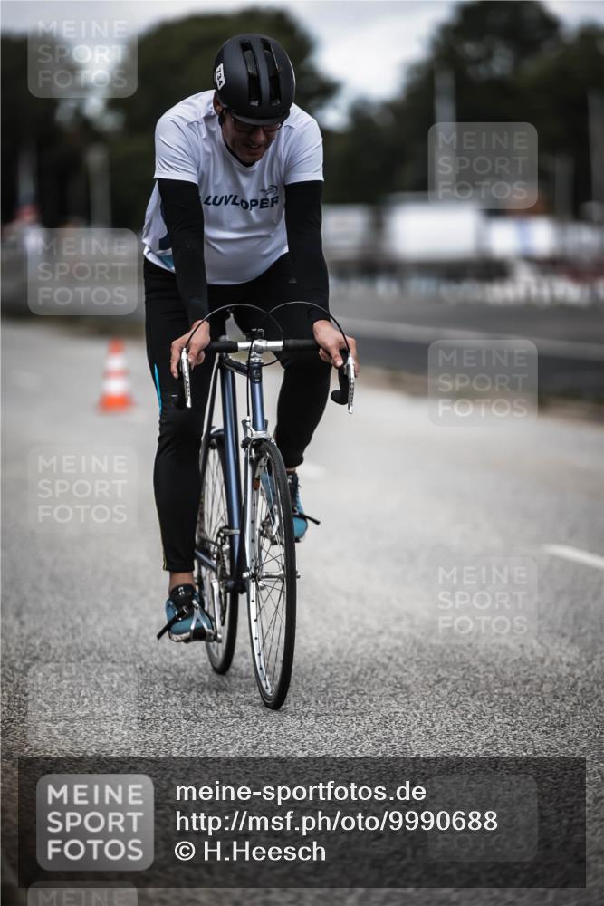 16.08.2026 - KN Förde Triathlon 2026 H.Heesch http://msf.ph/oto/9990688 16.08.2026 13:28:29 Radfahren 609, 709, 717, 734 meine-sportfotos.de