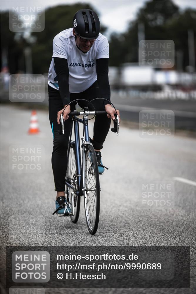16.08.2026 - KN Förde Triathlon 2026 H.Heesch http://msf.ph/oto/9990689 16.08.2026 13:28:29 Radfahren 609, 709, 717, 734 meine-sportfotos.de