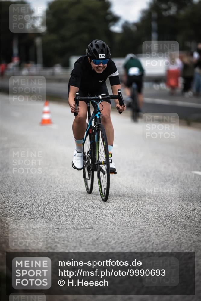 16.08.2026 - KN Förde Triathlon 2026 H.Heesch http://msf.ph/oto/9990693 16.08.2026 13:28:59 Radfahren  meine-sportfotos.de
