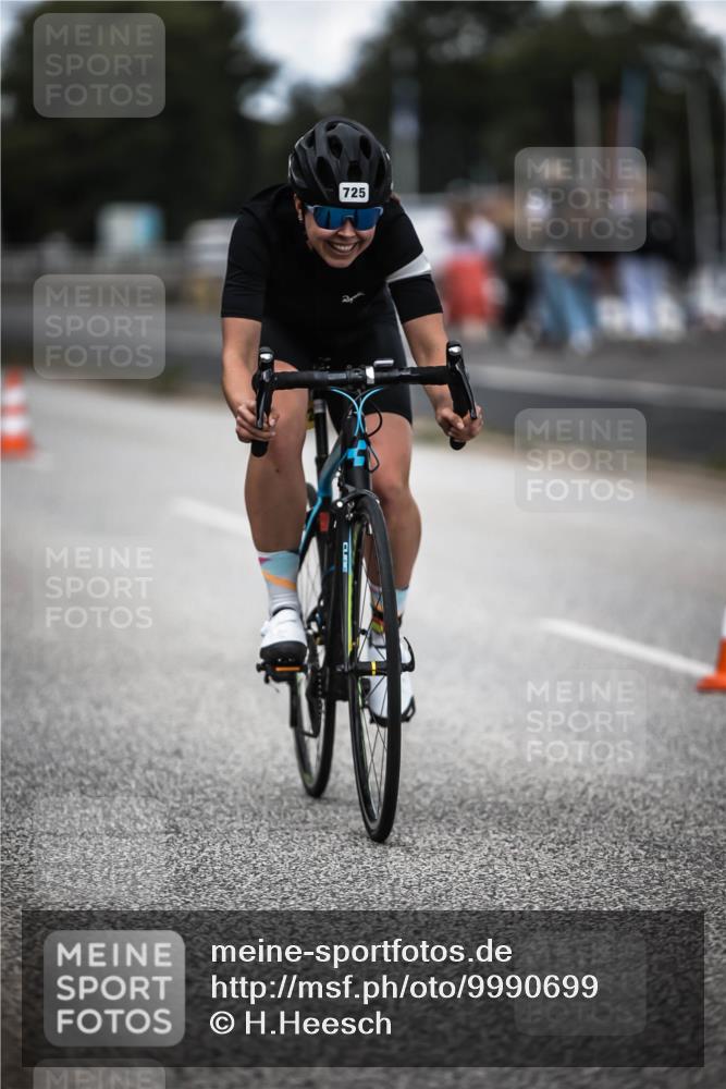 16.08.2026 - KN Förde Triathlon 2026 H.Heesch http://msf.ph/oto/9990699 16.08.2026 13:28:59 Radfahren  meine-sportfotos.de