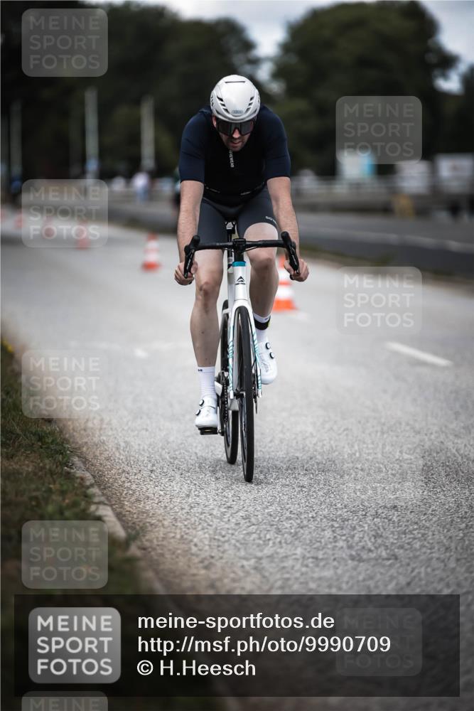 16.08.2026 - KN Förde Triathlon 2026 H.Heesch http://msf.ph/oto/9990709 16.08.2026 13:29:04 Radfahren  meine-sportfotos.de