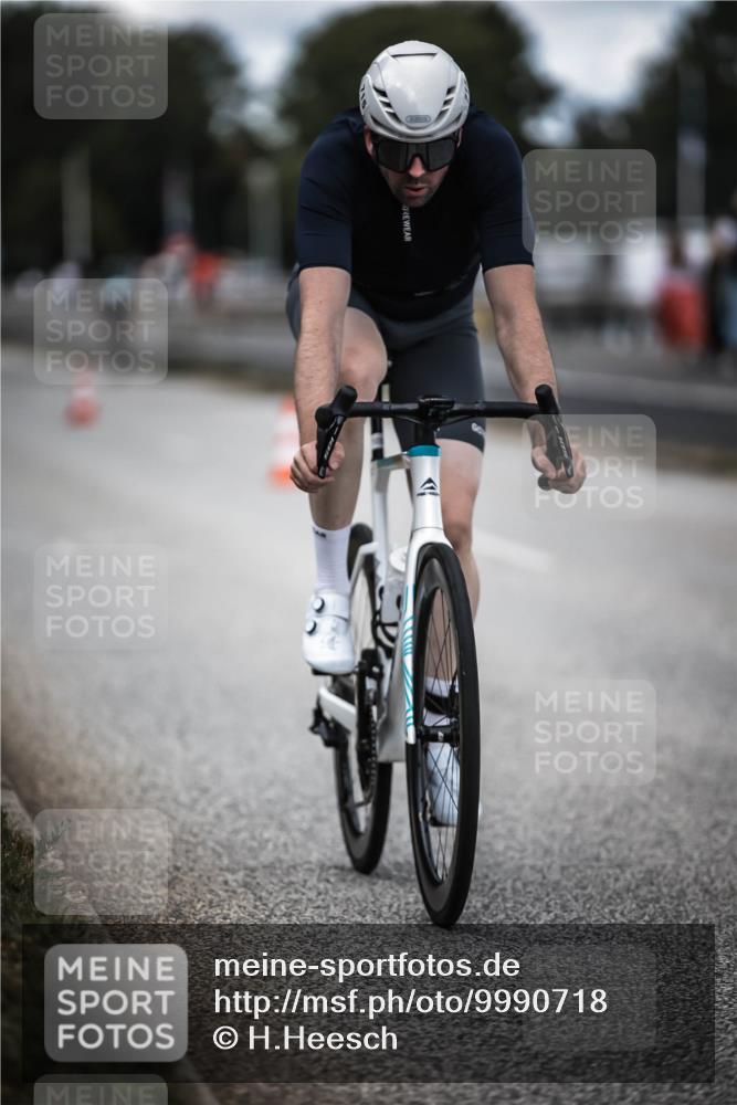 16.08.2026 - KN Förde Triathlon 2026 H.Heesch http://msf.ph/oto/9990718 16.08.2026 13:29:04 Radfahren  meine-sportfotos.de