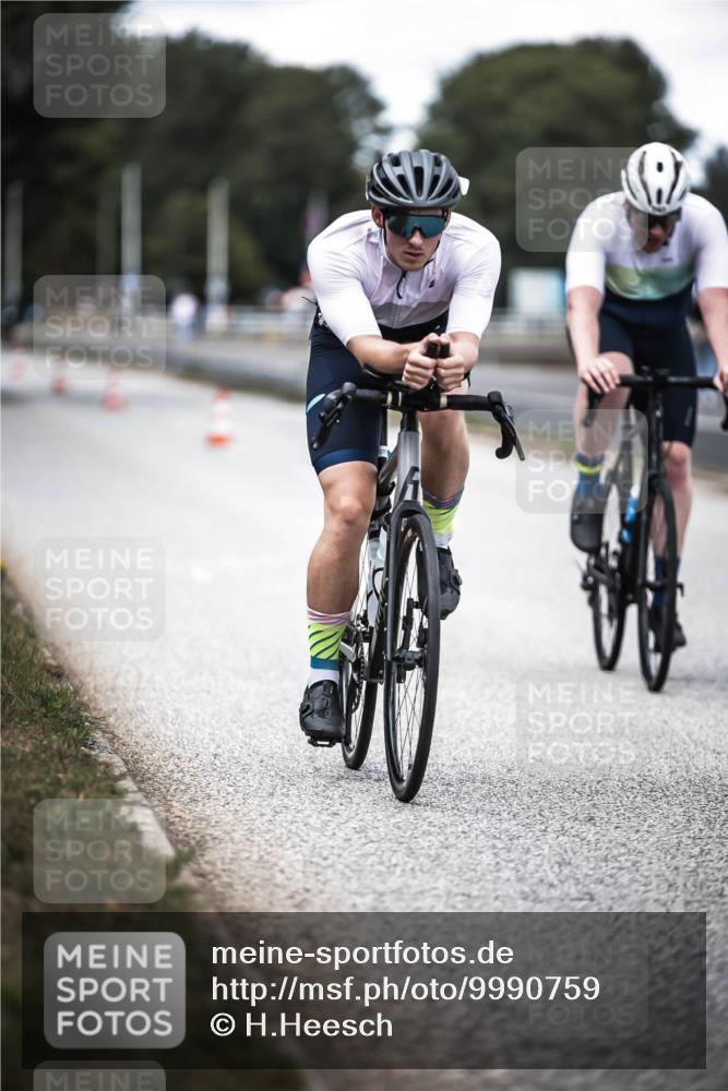 16.08.2026 - KN Förde Triathlon 2026 H.Heesch http://msf.ph/oto/9990759 16.08.2026 13:29:17 Radfahren 562 meine-sportfotos.de