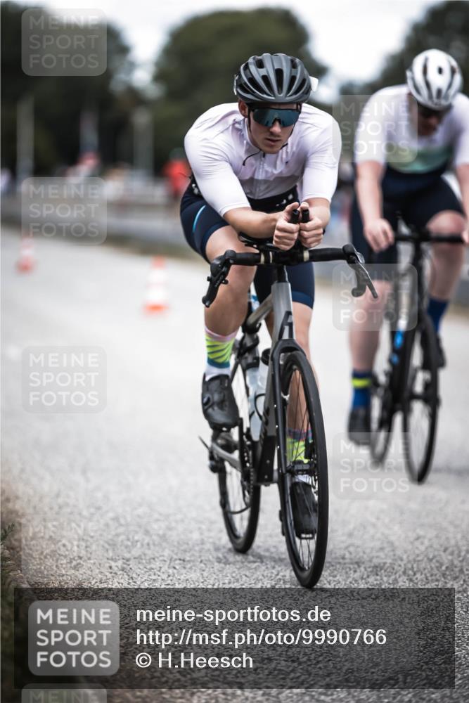 16.08.2026 - KN Förde Triathlon 2026 H.Heesch http://msf.ph/oto/9990766 16.08.2026 13:29:17 Radfahren 562 meine-sportfotos.de
