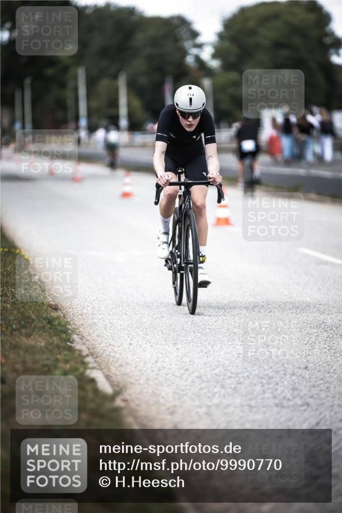 16.08.2026 - KN Förde Triathlon 2026 H.Heesch http://msf.ph/oto/9990770 16.08.2026 13:29:28 Radfahren 597, 603 meine-sportfotos.de