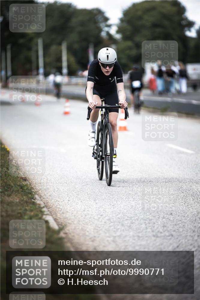 16.08.2026 - KN Förde Triathlon 2026 H.Heesch http://msf.ph/oto/9990771 16.08.2026 13:29:28 Radfahren 597, 603 meine-sportfotos.de