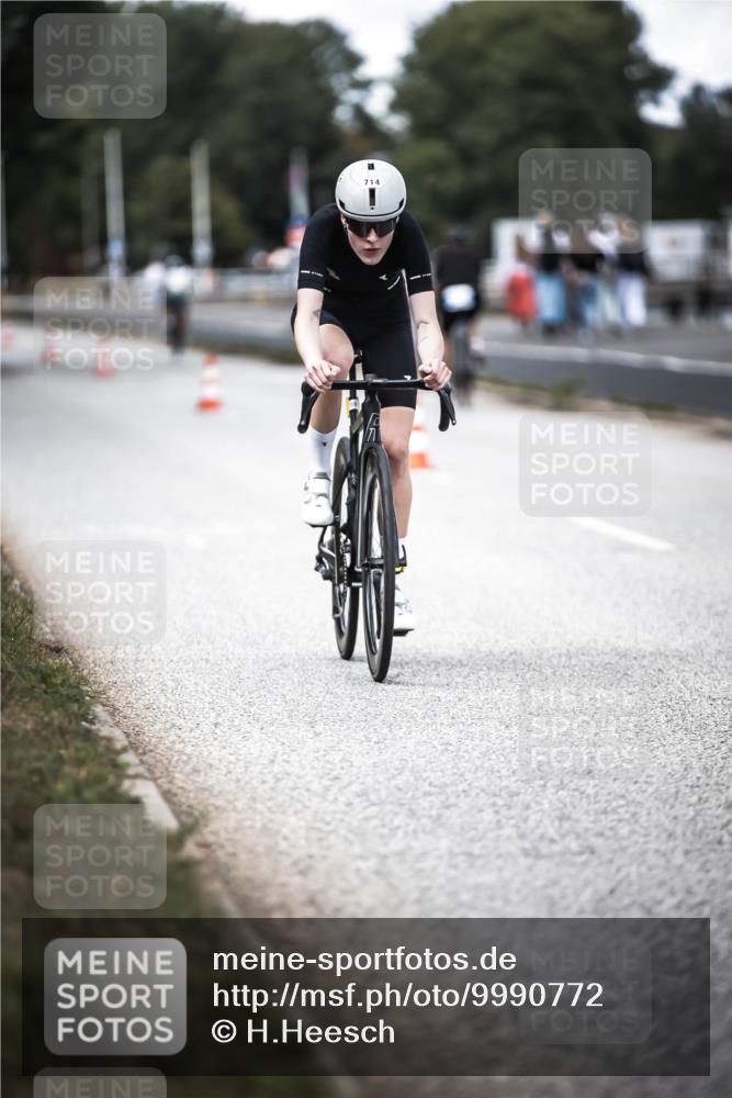 16.08.2026 - KN Förde Triathlon 2026 H.Heesch http://msf.ph/oto/9990772 16.08.2026 13:29:28 Radfahren 597, 603 meine-sportfotos.de