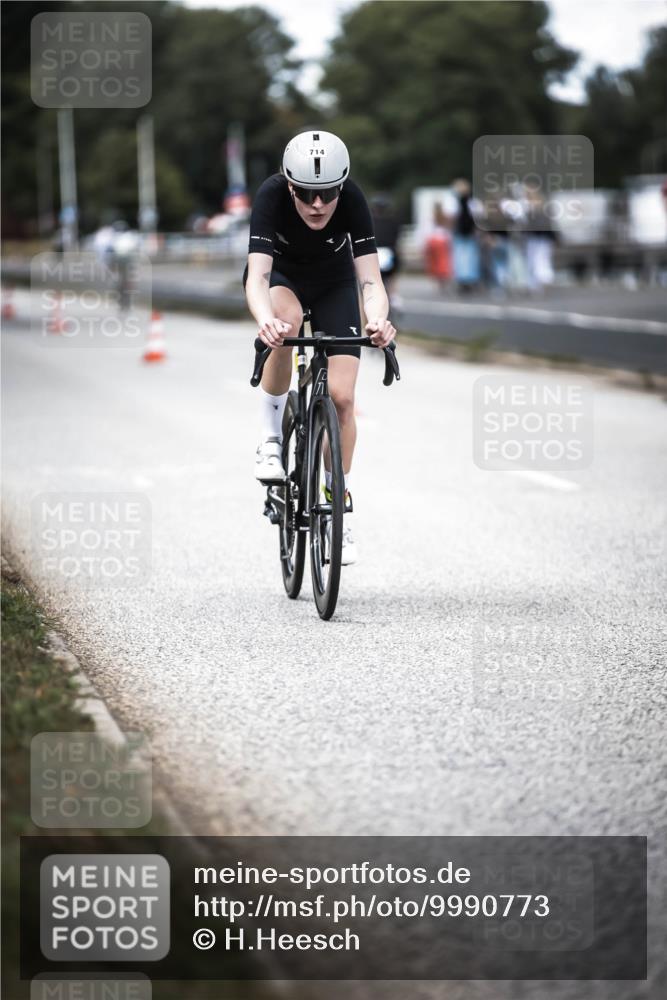16.08.2026 - KN Förde Triathlon 2026 H.Heesch http://msf.ph/oto/9990773 16.08.2026 13:29:28 Radfahren 597, 603 meine-sportfotos.de
