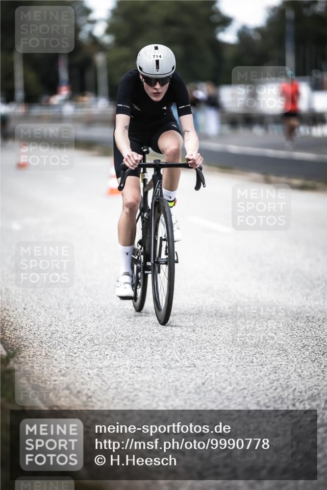 16.08.2026 - KN Förde Triathlon 2026 H.Heesch http://msf.ph/oto/9990778 16.08.2026 13:29:28 Radfahren 597, 603 meine-sportfotos.de