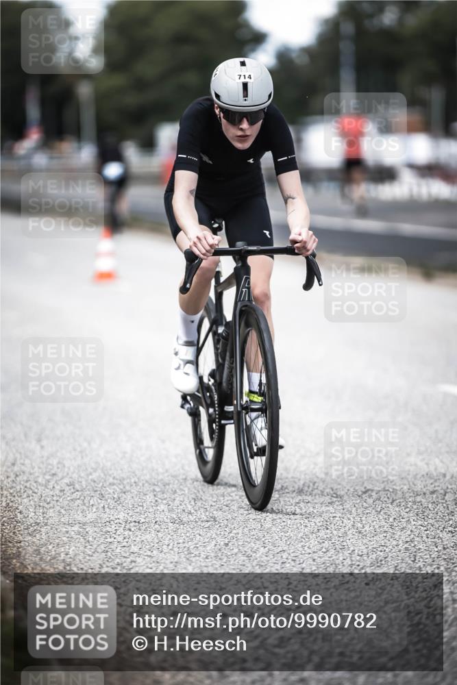 16.08.2026 - KN Förde Triathlon 2026 H.Heesch http://msf.ph/oto/9990782 16.08.2026 13:29:28 Radfahren 597, 603 meine-sportfotos.de