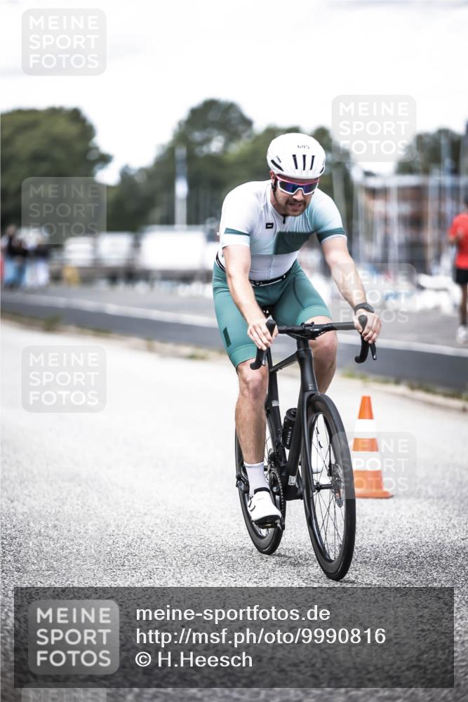 16.08.2026 - KN Förde Triathlon 2026 H.Heesch http://msf.ph/oto/9990816 16.08.2026 13:29:36 Radfahren 720 meine-sportfotos.de